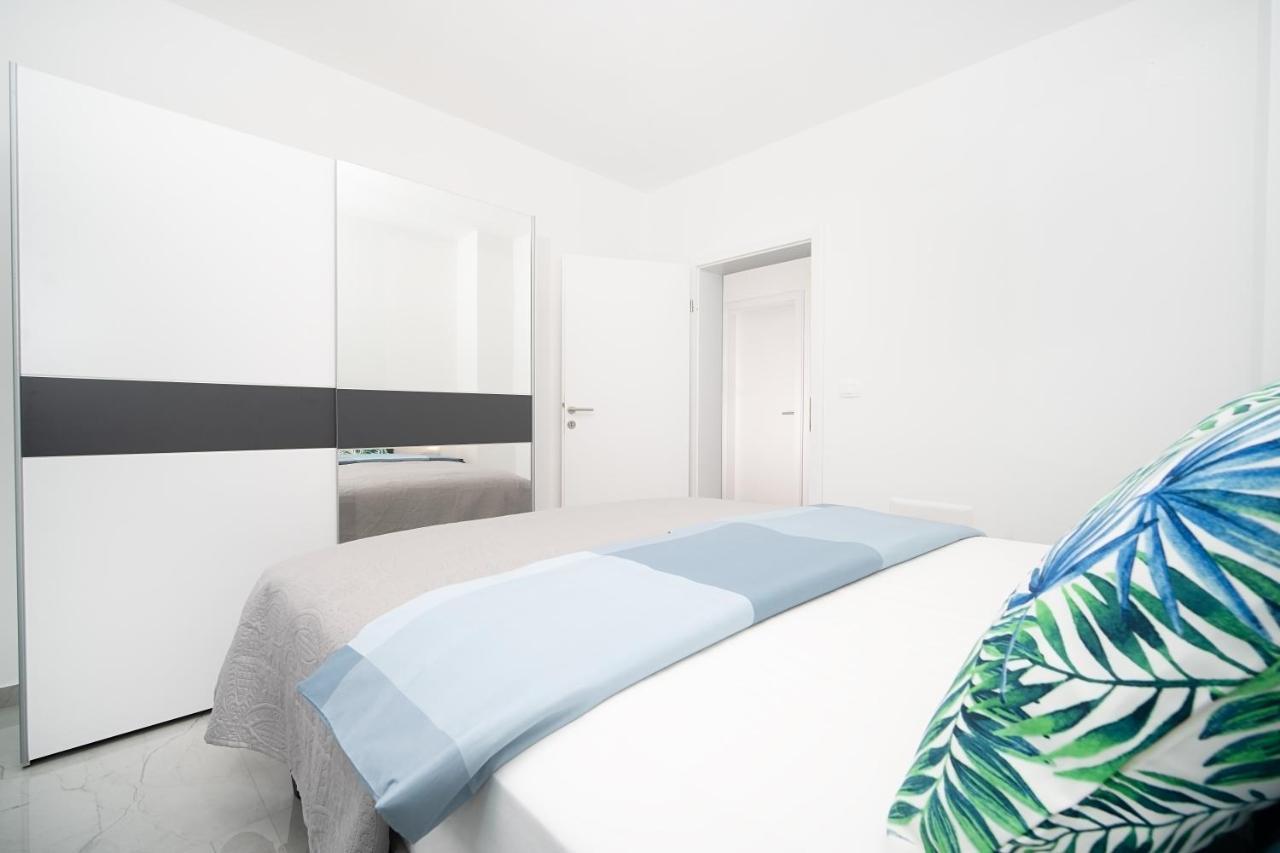 Villa Apartments Lela Rabac Ngoại thất bức ảnh
